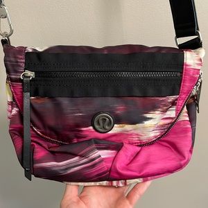Lululemon crossbody/shoulder bag